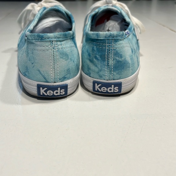 Tie dye KEDS size 8. - Picture 3 of 6